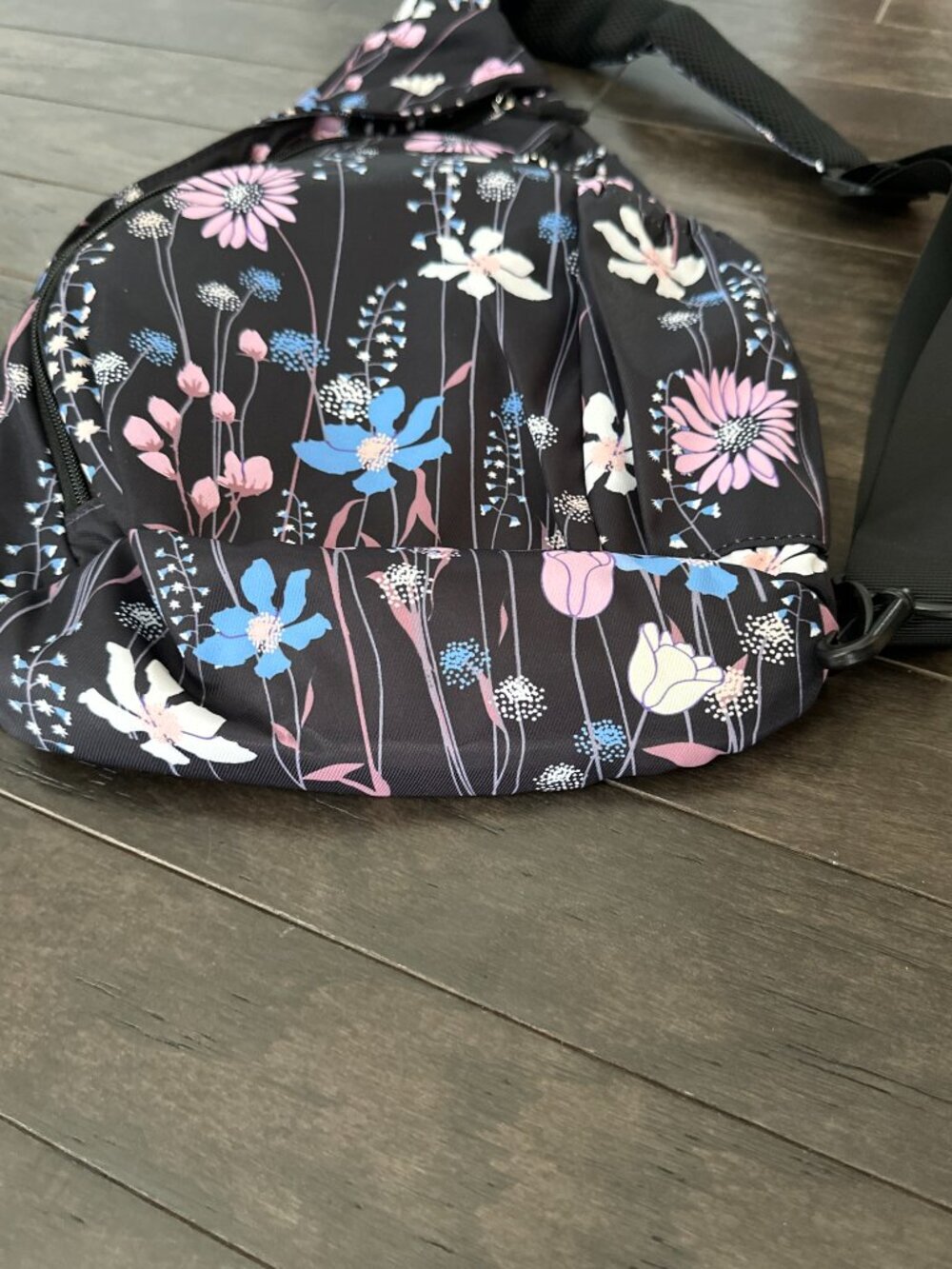 Black Floral Pattern Cross Body Sling Bag - Picture 8 of 8